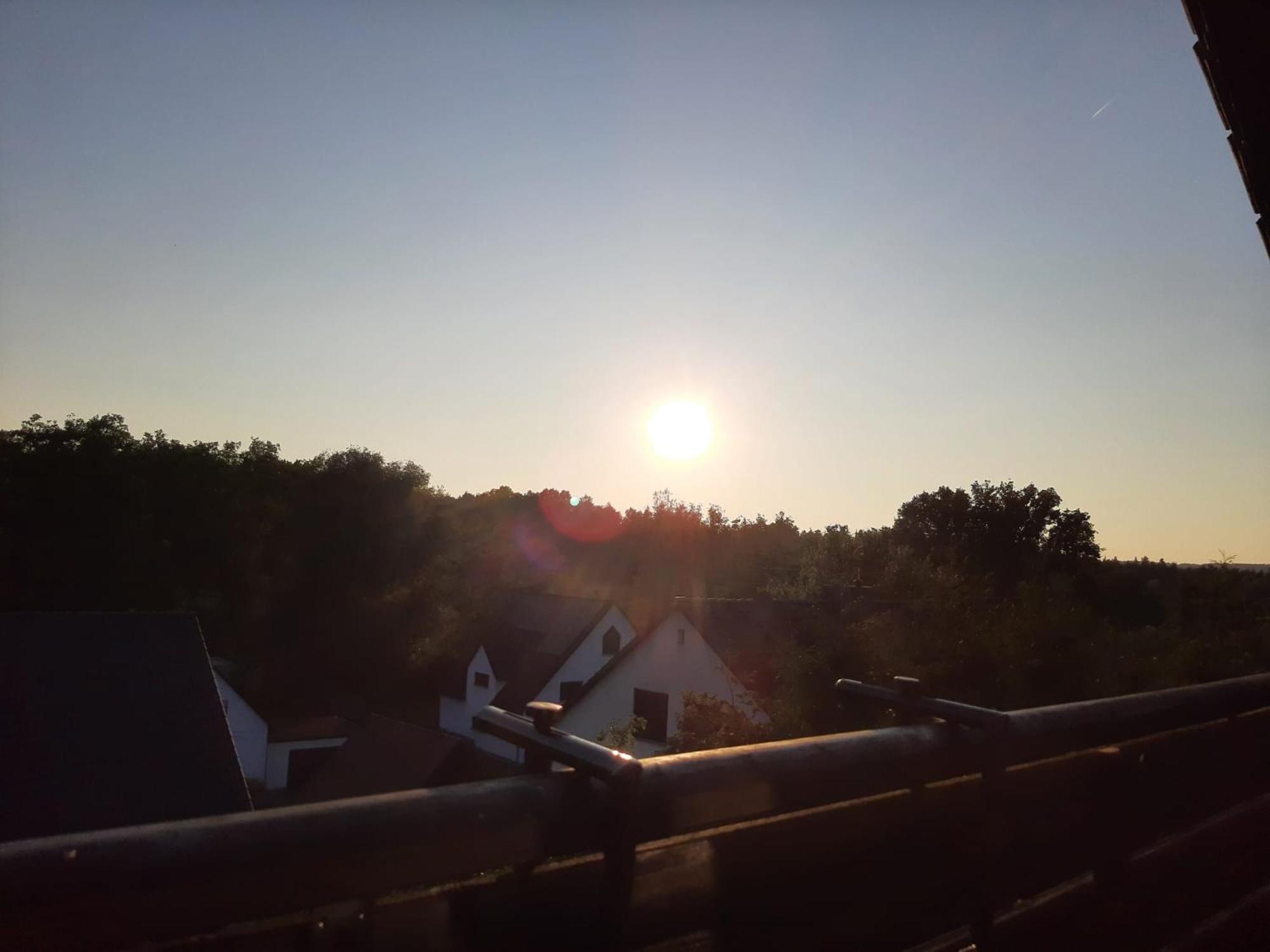Apartment Mit Sonnenuntergang